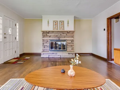 639 South 2nd Street West Dundee IL 60118
