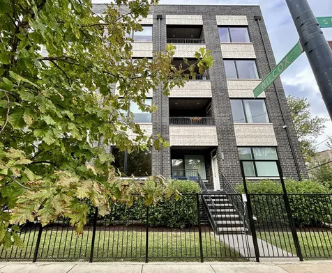 2303 West Wilcox Street Chicago IL 60612