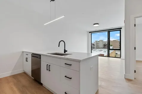 3140 North Clybourn Avenue Chicago IL 60657