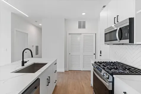 3140 North Clybourn Avenue Chicago IL 60657