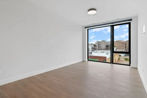 3140 North Clybourn Avenue Chicago IL 60657