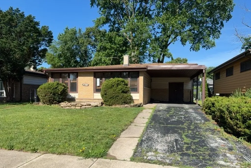 17214 Country Lane East Hazel Crest IL 60429