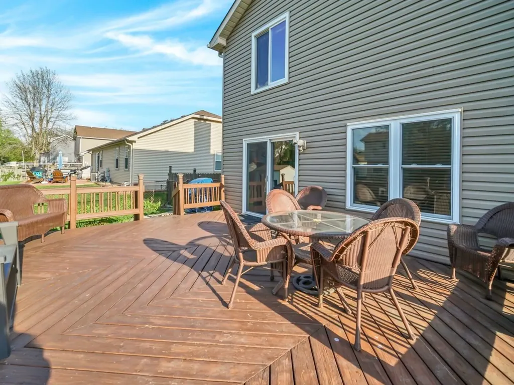 1112 Pheasant Trail Carol Stream IL 60188