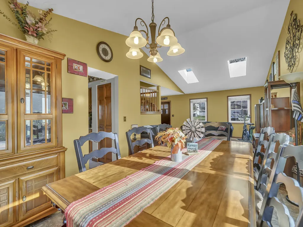 1112 Pheasant Trail Carol Stream IL 60188