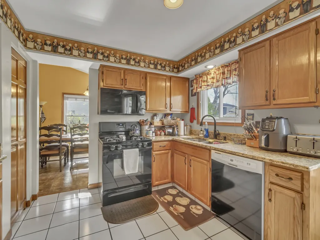 1112 Pheasant Trail Carol Stream IL 60188