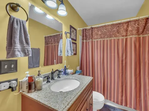 1112 Pheasant Trail Carol Stream IL 60188