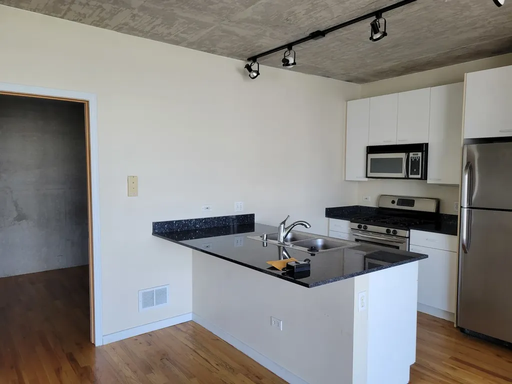 1845 South Michigan Avenue Chicago IL 60616