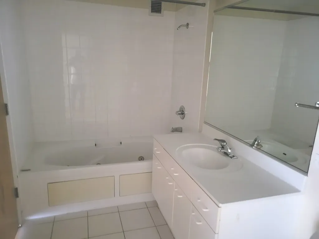 1845 South Michigan Avenue Chicago IL 60616