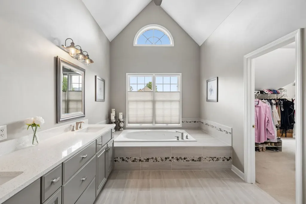 2612 Charlestowne Lane Naperville IL 60564