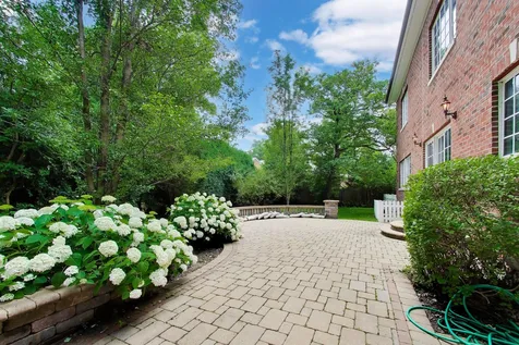 73 Locust Road Winnetka IL 60093