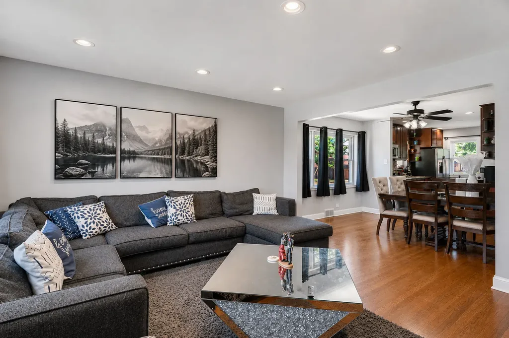3801 West 80th Street Chicago IL 60652