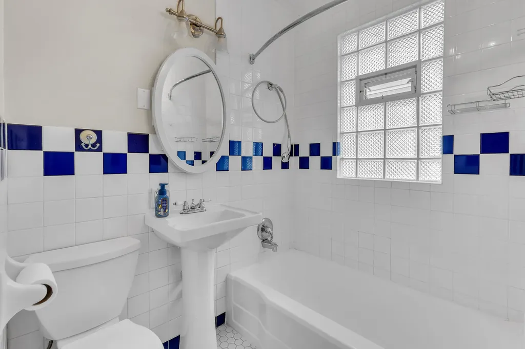 228 West Grove Street Lombard IL 60148