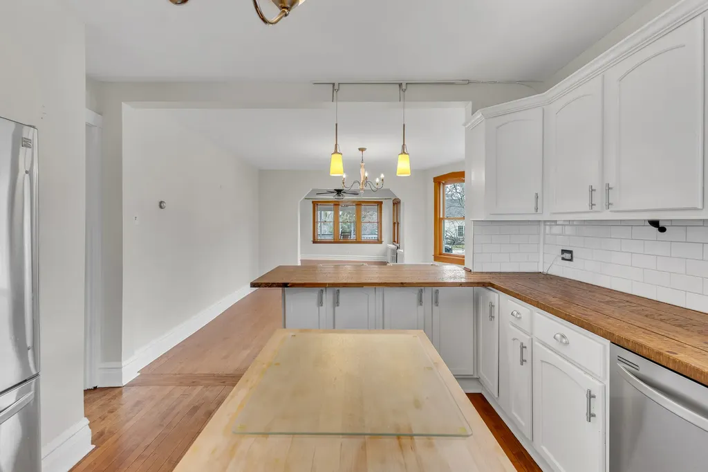 228 West Grove Street Lombard IL 60148