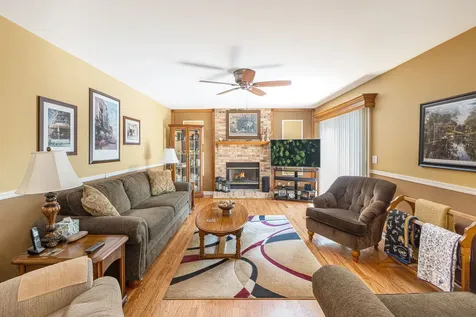 1080 Victoria Drive Fox River Grove IL 60021