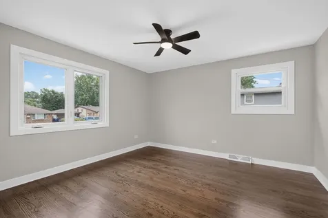 10818 South Plahm Court Worth IL 60482