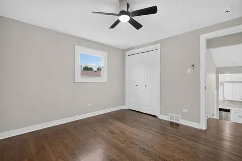10818 South Plahm Court Worth IL 60482
