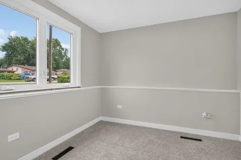 10818 South Plahm Court Worth IL 60482