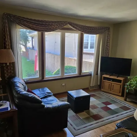 6213 West Newport Avenue Chicago IL 60634