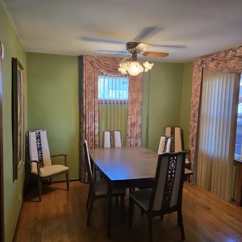6213 West Newport Avenue Chicago IL 60634