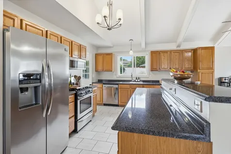 218 Windridge Drive Mchenry IL 60050
