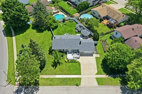 218 Windridge Drive Mchenry IL 60050