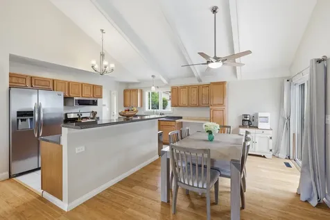 218 Windridge Drive Mchenry IL 60050