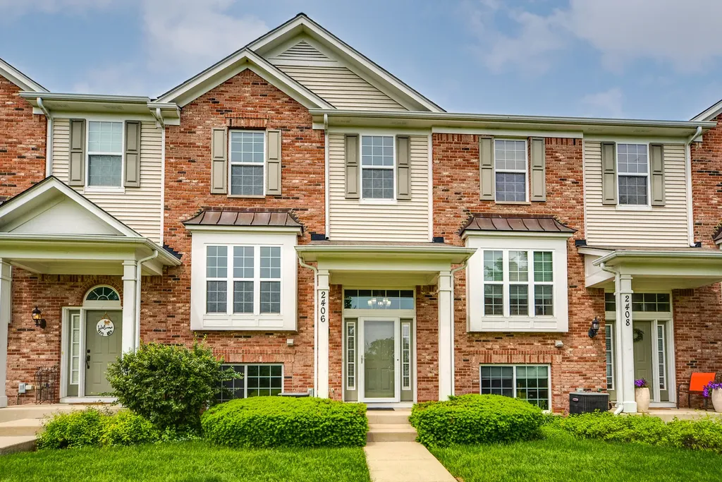 2406 Neubauer Circle Lindenhurst IL 60046