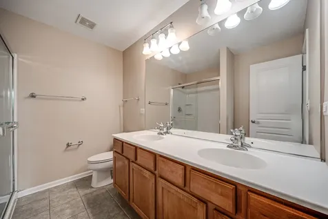 2406 Neubauer Circle Lindenhurst IL 60046