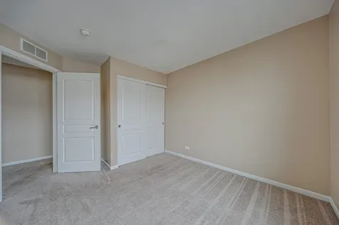 2406 Neubauer Circle Lindenhurst IL 60046