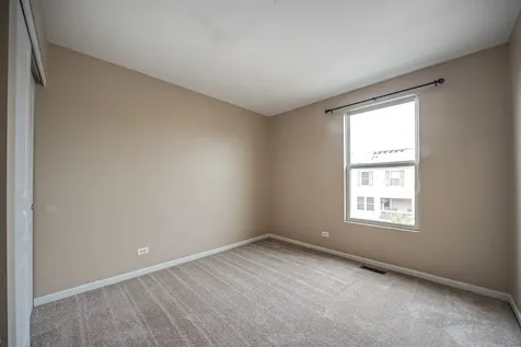 2406 Neubauer Circle Lindenhurst IL 60046