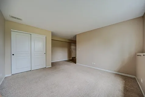 2406 Neubauer Circle Lindenhurst IL 60046