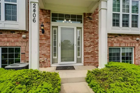 2406 Neubauer Circle Lindenhurst IL 60046