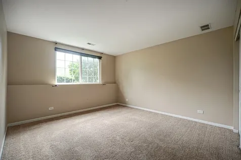 2406 Neubauer Circle Lindenhurst IL 60046