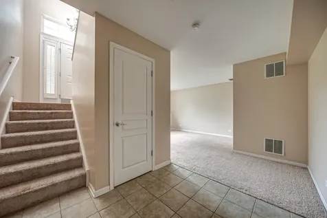 2406 Neubauer Circle Lindenhurst IL 60046