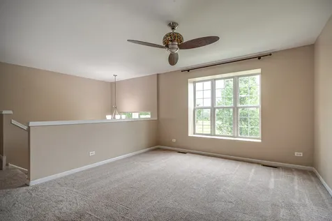 2406 Neubauer Circle Lindenhurst IL 60046