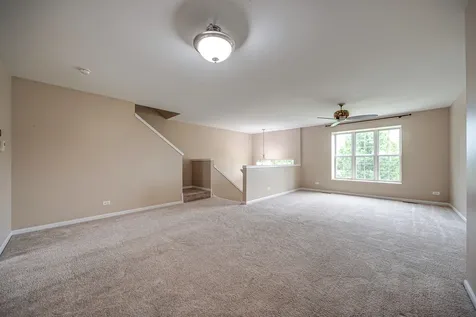 2406 Neubauer Circle Lindenhurst IL 60046