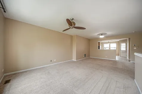 2406 Neubauer Circle Lindenhurst IL 60046