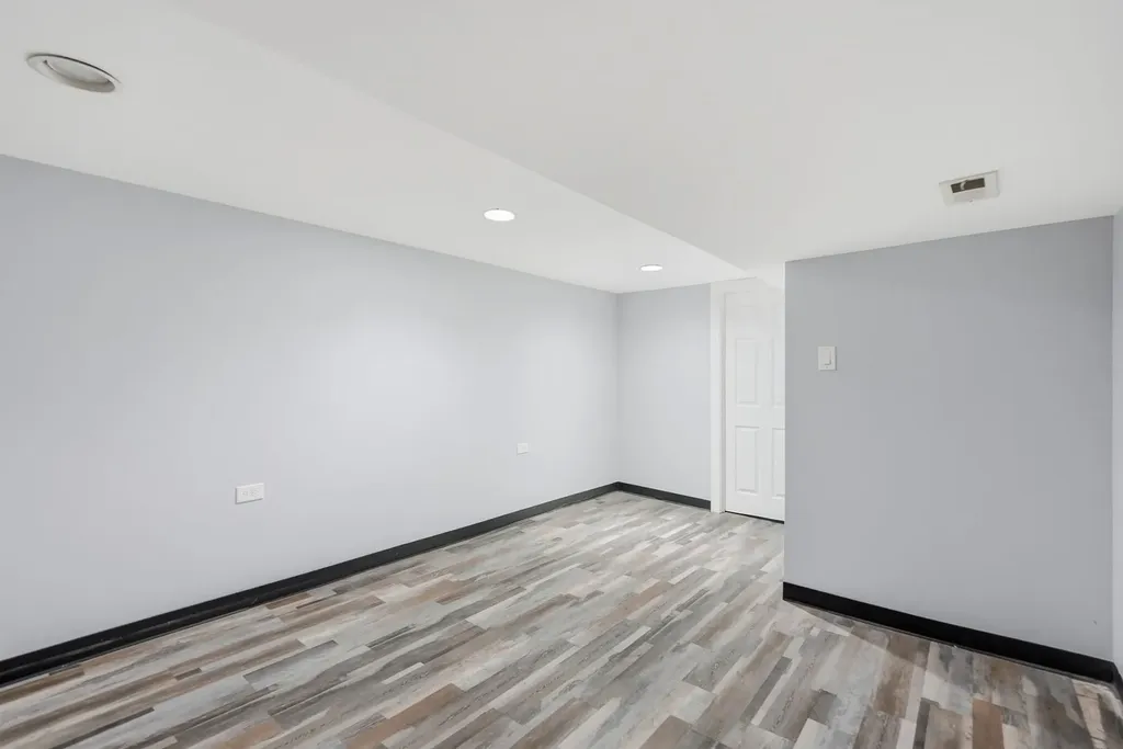 6337 South Lorel Avenue Chicago IL 60638