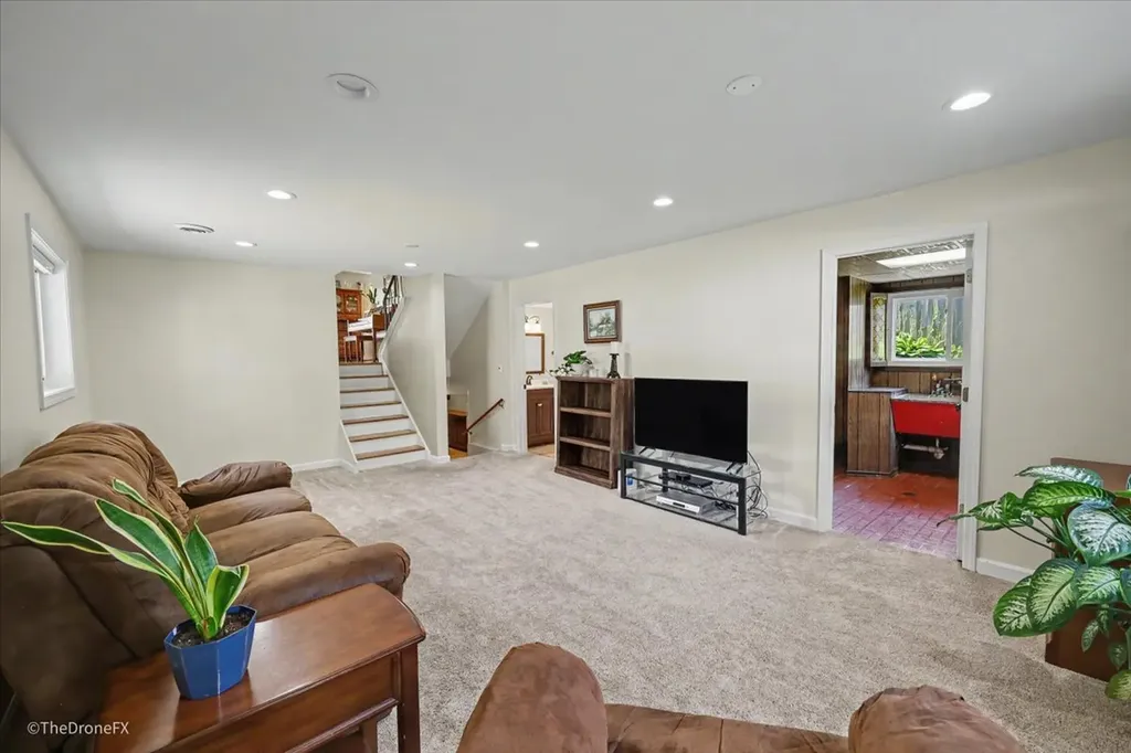 767 North Willow Road Elmhurst IL 60126