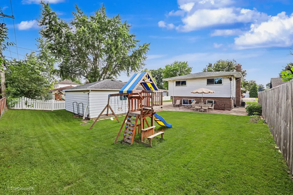 767 North Willow Road Elmhurst IL 60126