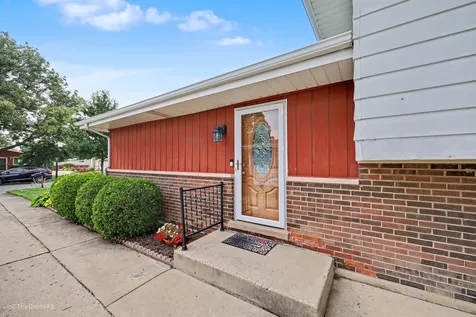 767 North Willow Road Elmhurst IL 60126