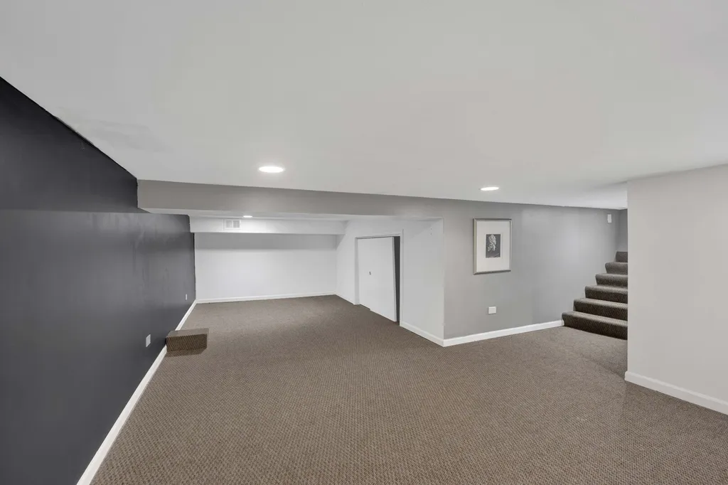 9138 Four Winds Way Skokie IL 60076