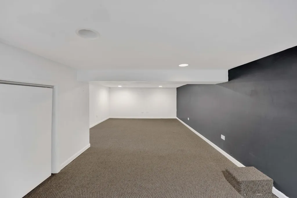 9138 Four Winds Way Skokie IL 60076