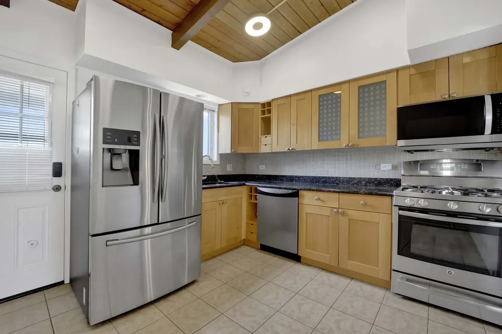 9138 Four Winds Way Skokie IL 60076
