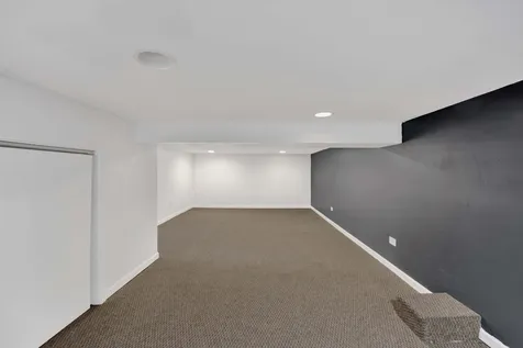 9138 Four Winds Way Skokie IL 60076