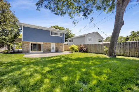 9138 Four Winds Way Skokie IL 60076