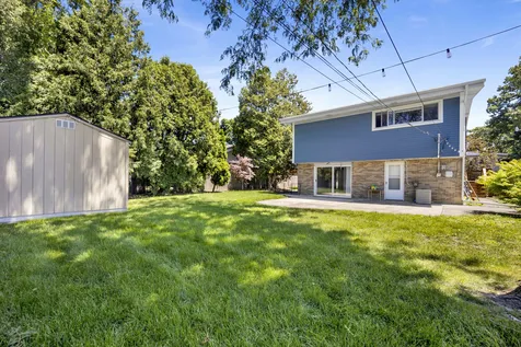 9138 Four Winds Way Skokie IL 60076