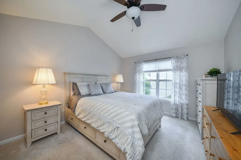 395 Vaughn Circle Aurora IL 60502