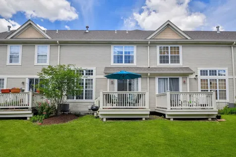 395 Vaughn Circle Aurora IL 60502