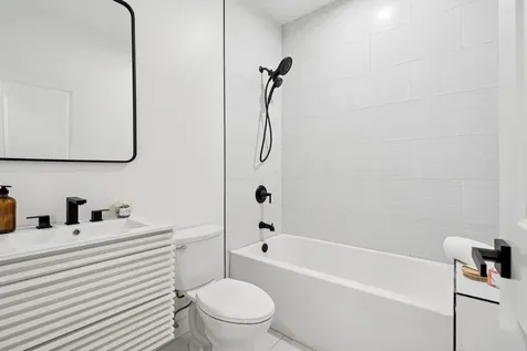 6755 North Hermitage Avenue Chicago IL 60626
